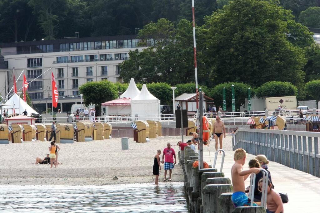 Traveloge Mit Schwimmbad Und Sauna Любек Экстерьер фото