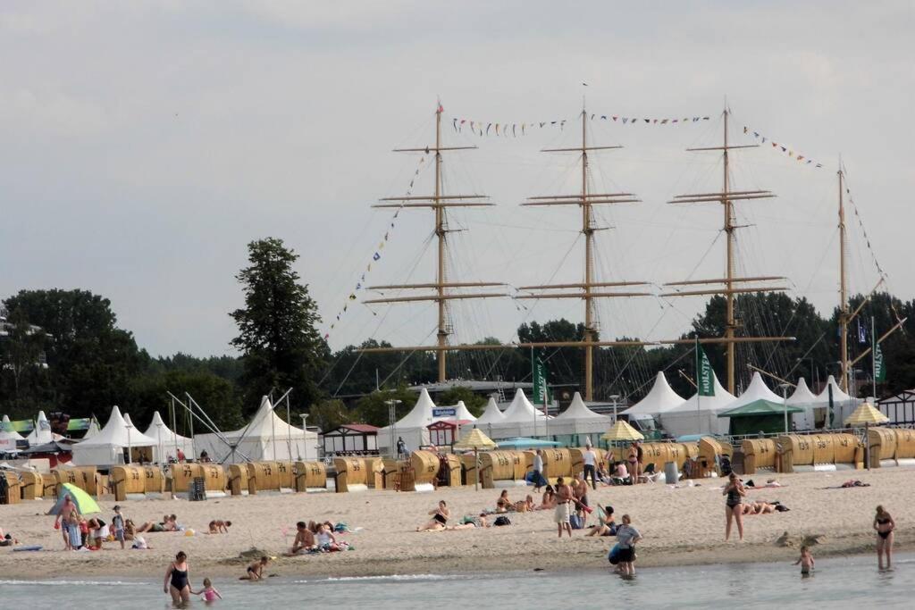 Traveloge Mit Schwimmbad Und Sauna Любек Экстерьер фото
